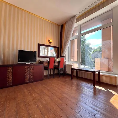 Ξενοδοχείο Odeska Astoria Arcadia 4*