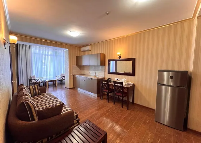 מלון Odeska Astoria Arcadia 4*