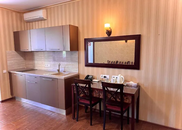 מלון Odeska Astoria Arcadia 4*