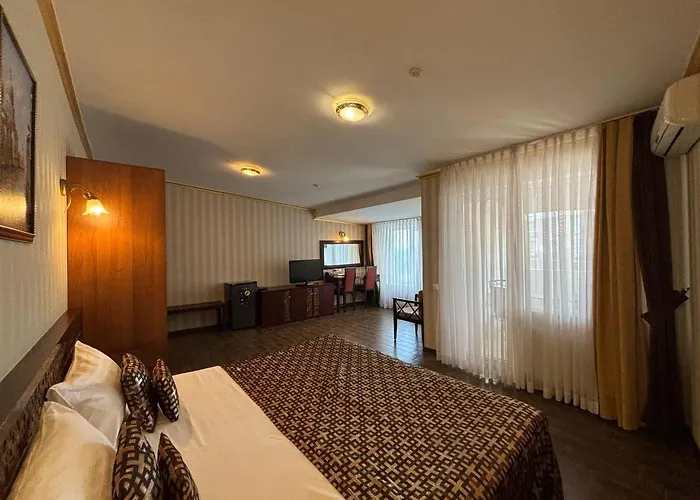 Odeska Astoria Arcadia Hotel 4*